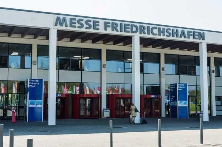 /fr/friedrichshafen-airport-transfers/