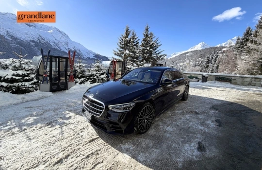 Comfortable transfer to Bern Airport in a premium car