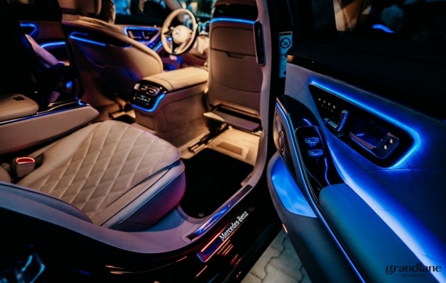 Book Zurich Limousine Transfer